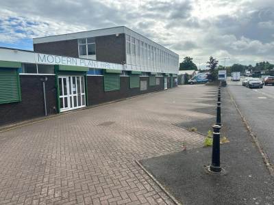 Shop front pavement deep cleaning