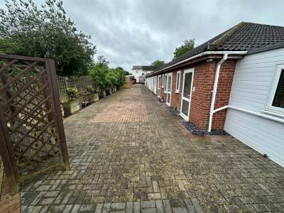 Hotel entrance jet washing
