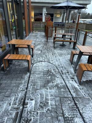 Multi-story car park degreasing