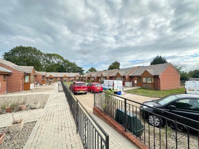 Graffiti removal from commercial walls