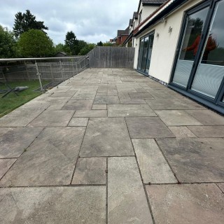 Cleaned multi-car block pave drive